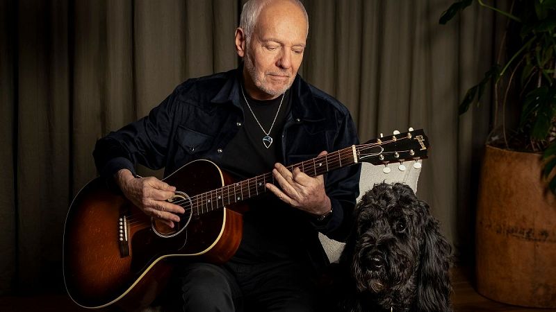 Sin rodeos - ‘Carry the Light’, nuevo álbum de Peter Frampton tras 16 años - 22/05/26 - Escuchar ahora