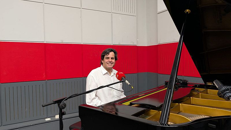 No es un día cualquiera -  Mini concierto del pianista Tito García González | Escuchar