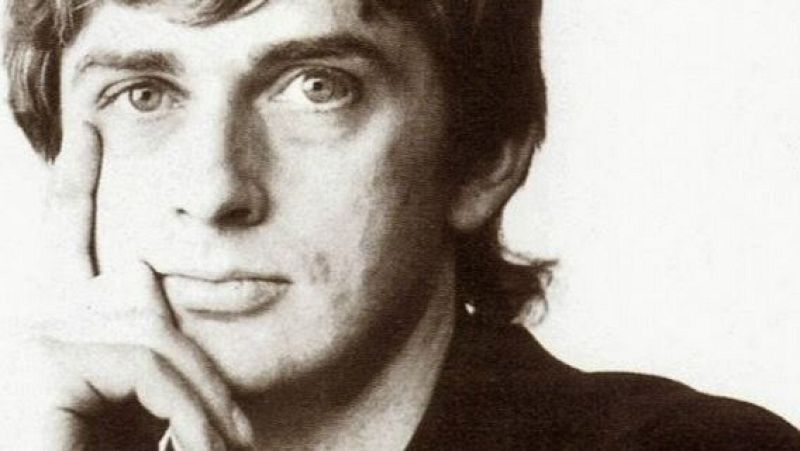 Tal día como hoy - Mike Olfield - 25/05/26 - Escuchar ahora