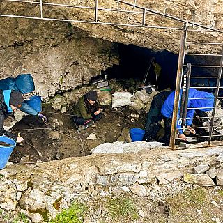 La Cova 338 redefine la prehistoria de los Pirineos
