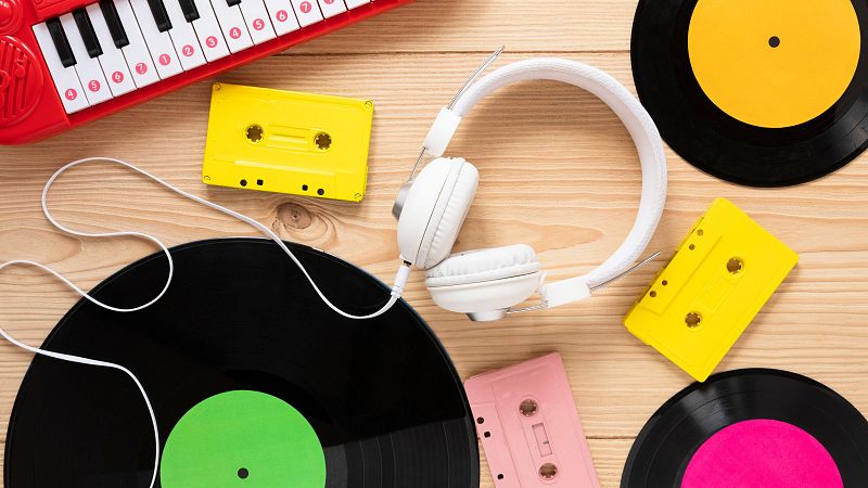 Segona hora: Divendres va ser dia, d'estrenes musicals, els repassem! - Xavif�rnia | Escoltar