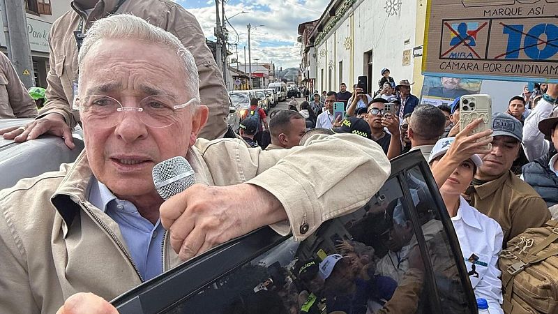 Entrevista con Álvaro Uribe, expresidente de Colombia - Hora América | Escuchar