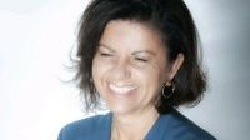 María José Canel, sobre la rueda de prensa de Sánchez: "Lo que ha hecho es ser fiel a su relato" - Especiales informativos RNE | Escuchar