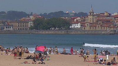 El Instituto Carlos III atribuye 13 muertes al calor en Asturias en lo que va de mes - Asturias Informativos | Escuchar
