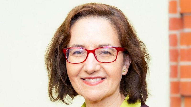 El Pla B - María-Paz López: "Berlín et recorda a cada cantonada fins on pot arribar una societat sense controls democràtics" - El pla B | Escoltar