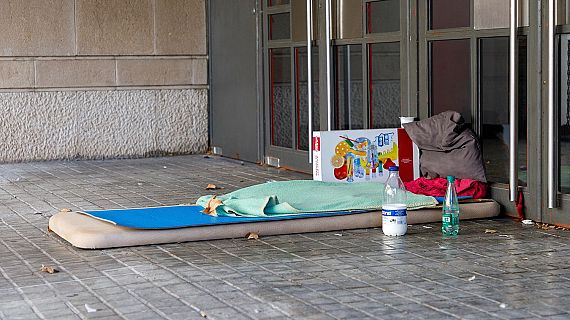 Arrels recull voluntaris per a l'enquesta als sense llar