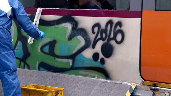 M�s de 7 milions per netejar grafitis als trens