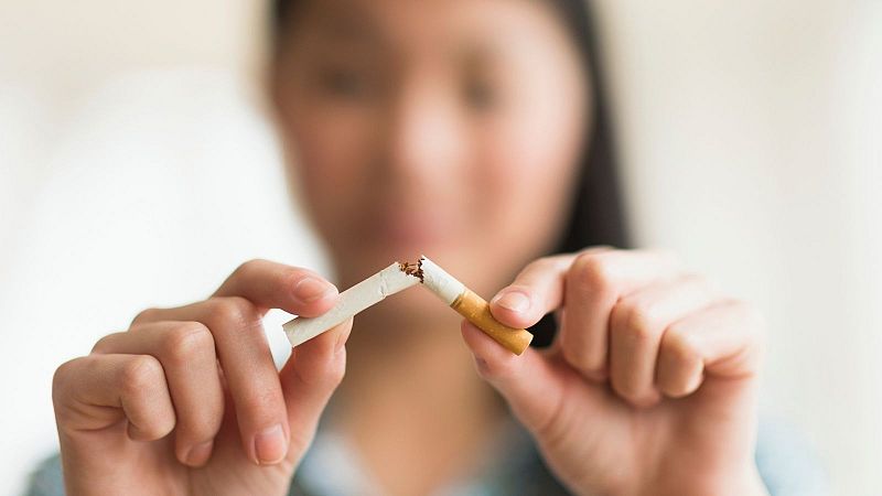 Efectve: La relaci� entre tabac i c�ncer a la televisi� - S�n 4 dies | Escuchar