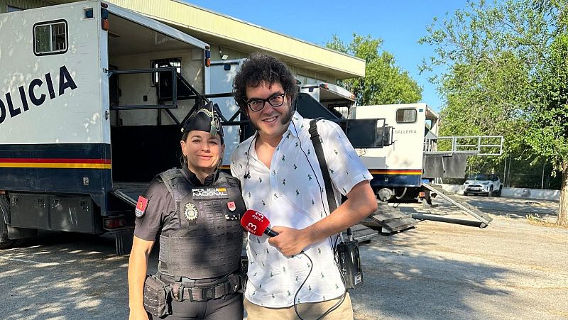 Hoy Empieza Todo - Alguien Tiene Que Hacerlo: Unidad de Caballería de la Policía Nacional - Hoy empieza todo | Escuchar