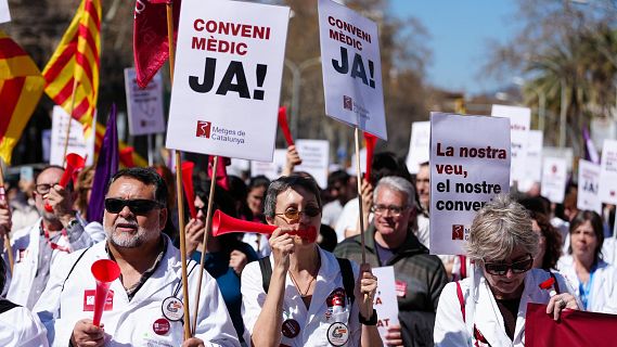 Els metges dels hospitals p�blics i concertats deixen de fer hores extres