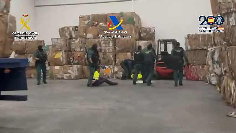 Desarticulada en Melilla una red que utilizaba vehículos con dobles fondos para introducir hachís en la península | Escuchar