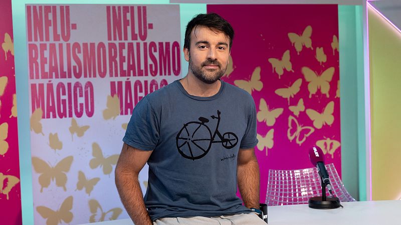 Vendehumos de ayer y de hoy, con Aitor Sánchez | Influ-realismo mágico - Influ-Realismo Mágico | Escuchar