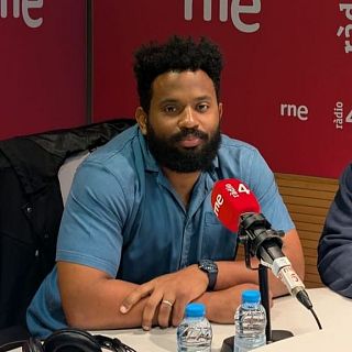 Abraham Jim�nez Enoa, periodista cub�: "No crec que hi hagi una tra�ci� des de dins del castrisme"