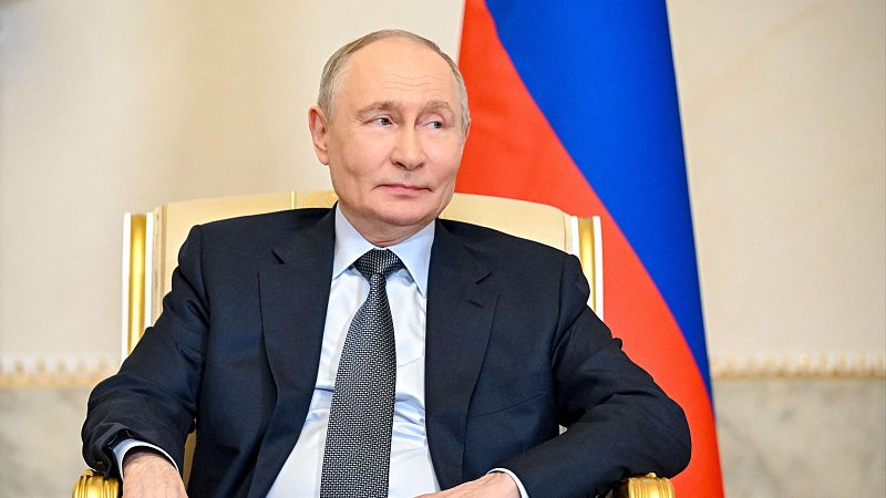 Crónica internacional - Zelensky propone a Putin, en una carta abierta, un alto el fuego y negociaciones directas para poner fin a la guerra - Escuchar ahora