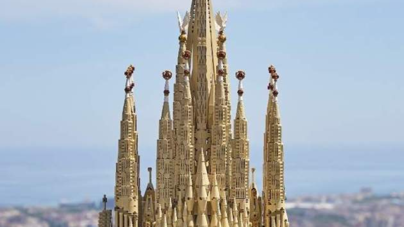 El mat� de R�dio 4 - Arriba el Lego de la Sagrada Fam�lia, el m�s gran de la hist�ria amb 12.000 peces: quant val? - El mat� de R�dio 4 | Escoltar
