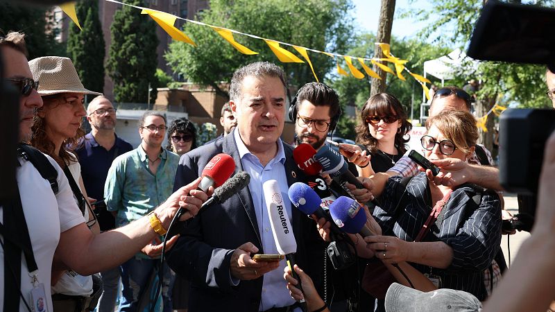 Juan Cuatrecasas, sobre la reunión del papa con víctimas de abusos: "Nuestro objetivo nunca ha sido una fotografía vacía de contenido" - Mediodía en RNE | Escuchar