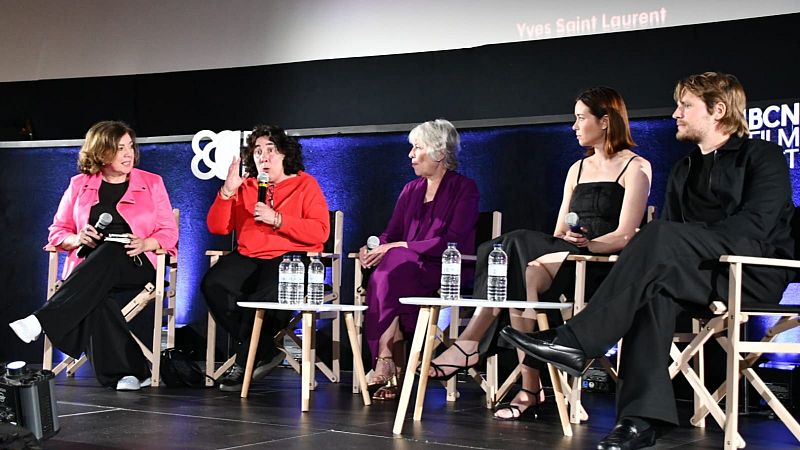 Va de cine en Radio 5 - Arantxa Echevarr�a "Cada d�a nace un listo" - 06/06/26 - Escuchar ahora