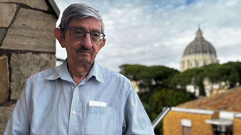 Luis Badilla, vaticanista chileno: "León XIV hace política" - Hora América | Escuchar