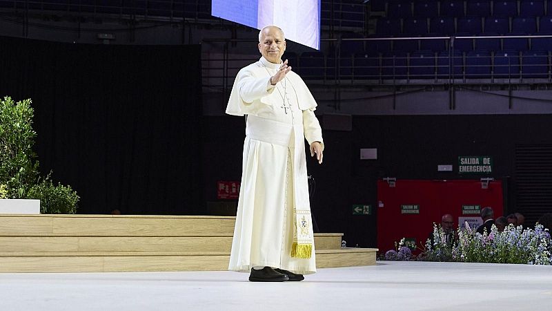 El llenguatge no verbal de Lleó XIV - De nit | Escoltar