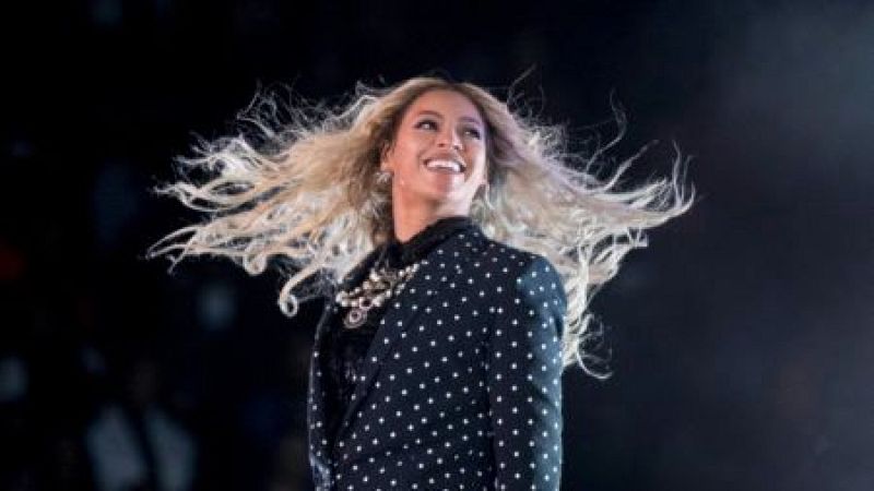 Bon dia i bona sort - Els sous astron�mics de Rihanna i Beyonc� per un concert privat - Bon dia i bona sort | Escoltar