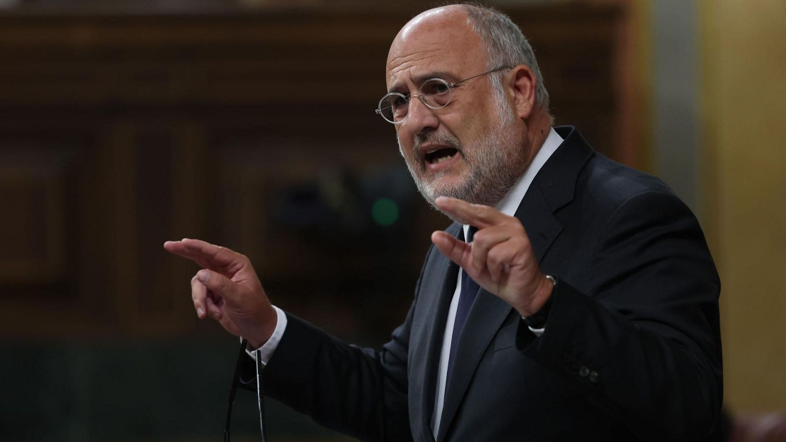 Eduard Pujol, Junts: "La pol�mica pel catal� del Papa no existiria si el Govern defens�s la llengua com toca"