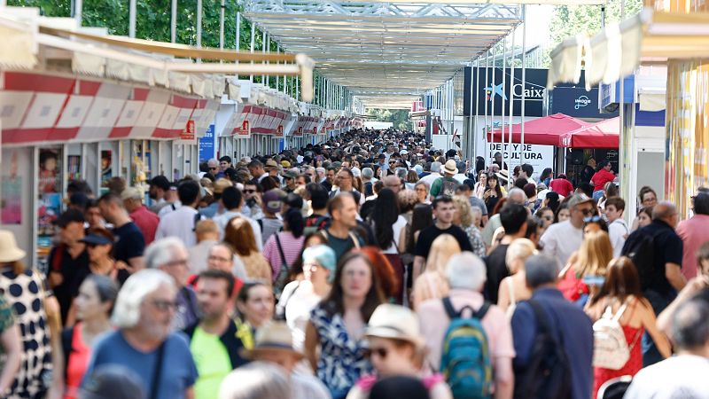 Madrid accueille la visite du Pape et la foire du livre - Émission en français | Escuchar