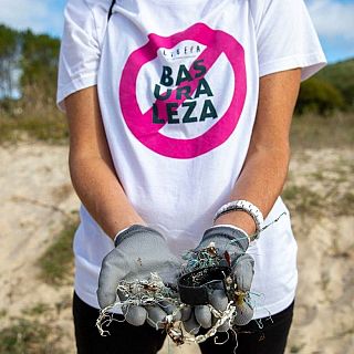 Recogida de 'basuraleza' para concienciar sobre los residuos