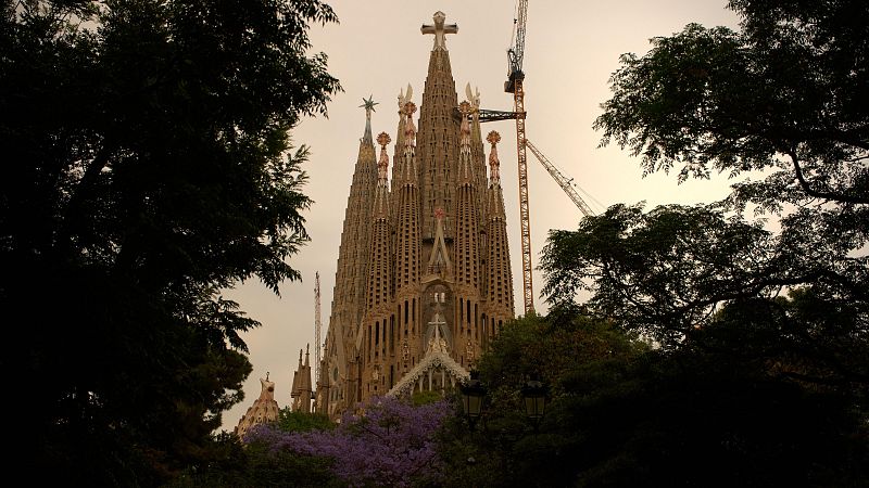 L'Entrellat - El vessant arquitect�nic de la Sagrada Fam�lia, "El somni de Gaud�" i el debat de la IA en el cinema amb el +RAIN Film Festival - L'Entrellat | Escoltar
