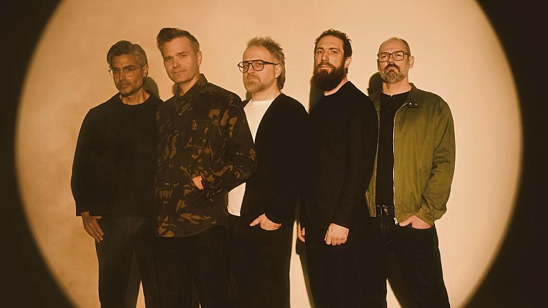 Death Cab for Cutie publican 'I Built You a Tower' - nanana | Escuchar