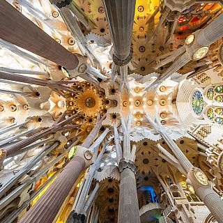 Gente Que Trabaja: Visita del papa a la tumba de Gaudí