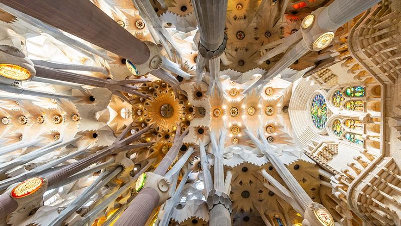 Hoy Empieza Todo - Gente Que Trabaja: Visita del papa a la tumba de Gaudí - Hoy empieza todo | Escuchar
