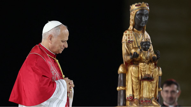 El mat� de R�dio 4 - El Papa visita Montserrat i la Sagrada Fam�lia: en parlem amb Sor Luc�a Caram - El mat� de R�dio 4 | Escuchar