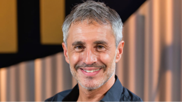 Sergio Dalma despr�s d'actuar davant El Papa Lle� XIV