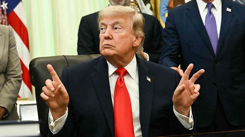 Crónica internacional -  Trump anuncia que la guerra contra Irán ha terminado, mientras que Teherán lo desmiente - Escuchar ahora