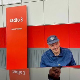 El "Universo Paralelo" de Carlangas, su refugio y su mejor disco