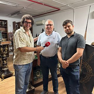 Alguien Tiene Que Hacerlo: Atrezzo Mateos