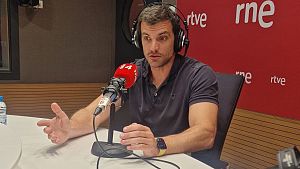 Xavier Ortiz. Qu�mic i investigador de l' IQS. La qualitat de l'aigua dol�a a Catalunya