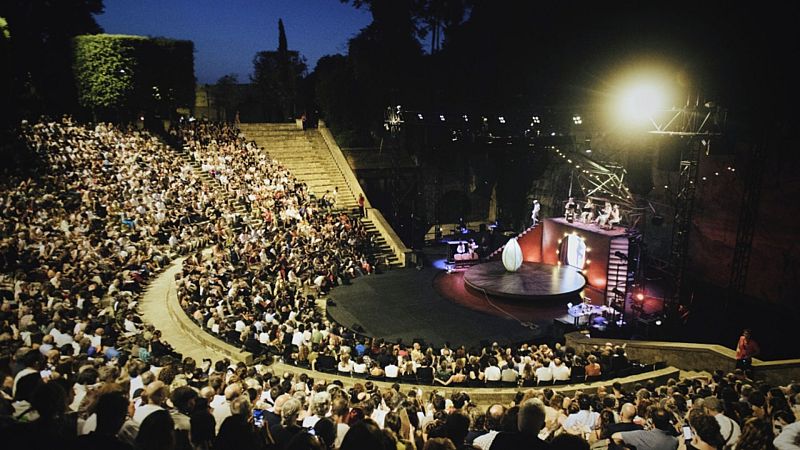 L'Entrellat - Depend�ncia emocional i relacions t�xiques, el 50� aniversari del Grec i les propostes del festival amb Albert Mart� - L'Entrellat | Escoltar