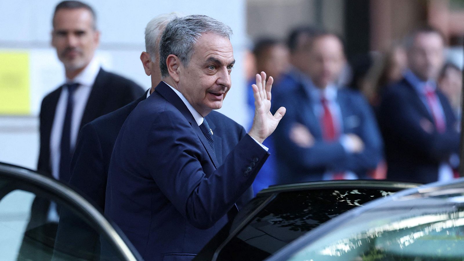 Zapatero declara com a investigat pel cas Plus Ultra i les joies mentre S�nchez i Feij�o s'enganxen al Congr�s
