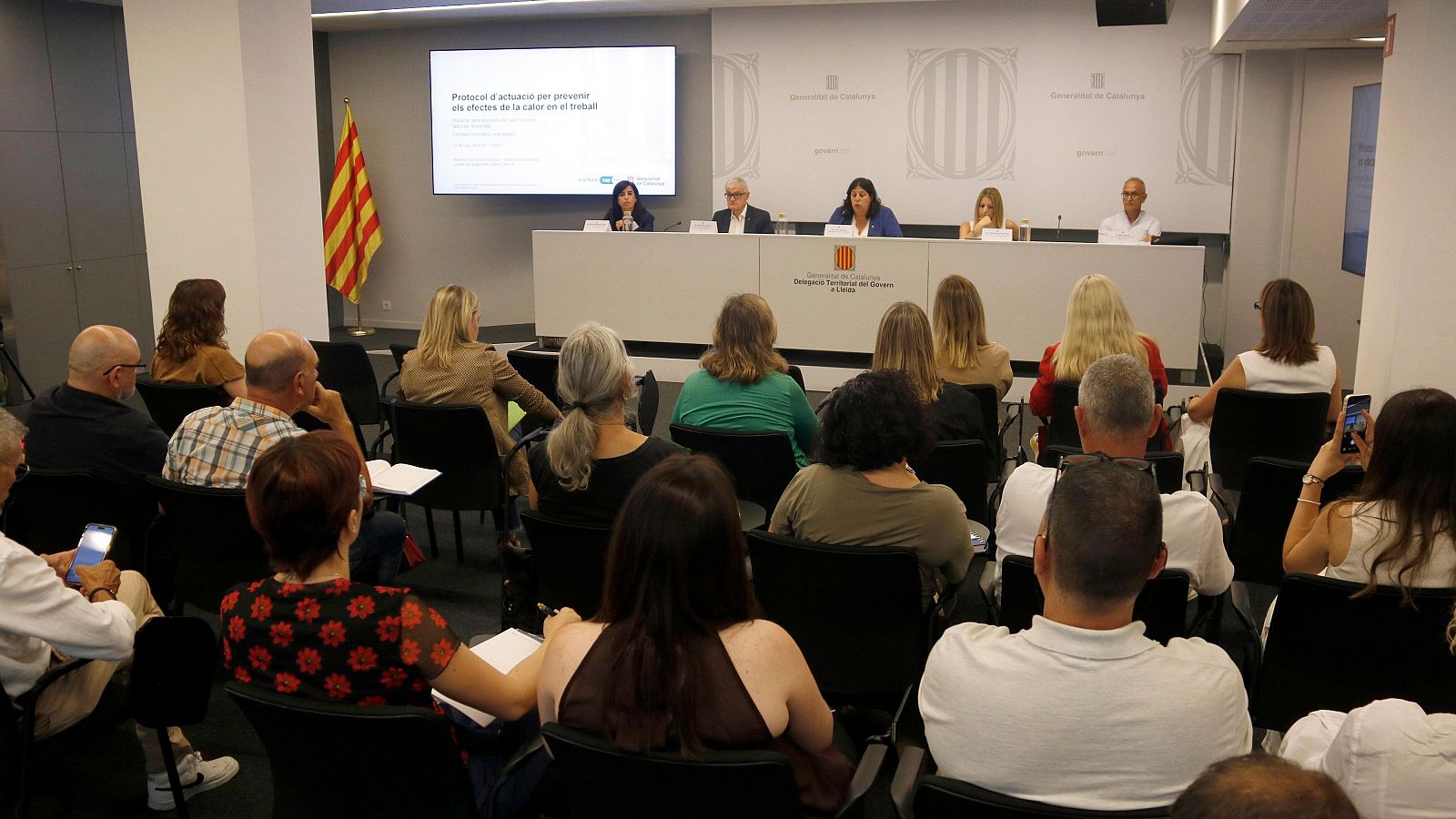 El Govern presenta els protocols contra la calor per protegir els treballadors | Escuchar