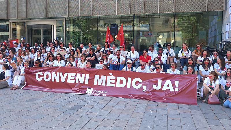 L'Entrellat - La sanitat privada reivindica increments salarials i tert�lia amb Basha Changue, Vicen� Sanclemente i Llu�s Quevedo - L'Entrellat | Escoltar