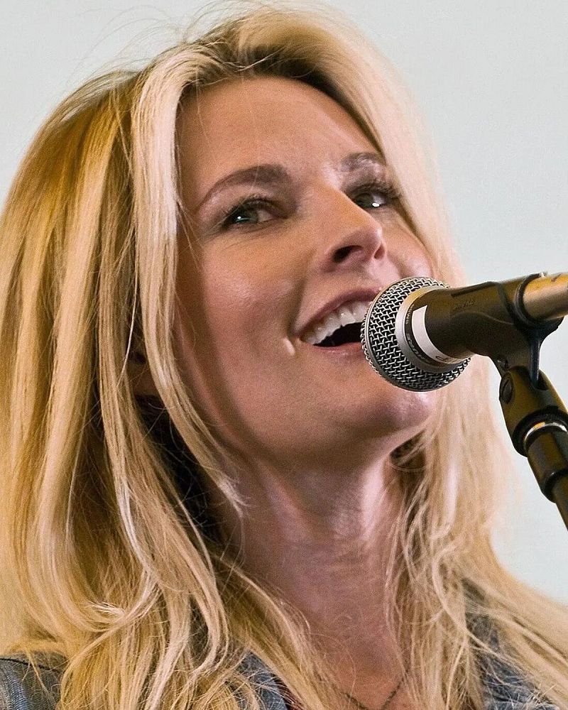 Sin Rodeos - Elizabeth Cook vuelve tras seis años de silencio - 18/06/26 - Escuchar ahora