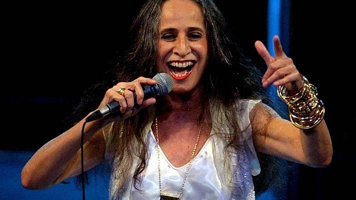 �Felices 80, Mar�a Beth�nia!