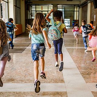Més d'un milió sis-cents mil alumnes catalans comencen 80 dies de vacances