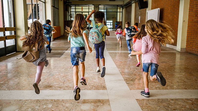 El mat� de R�dio 4 - M�s d'un mili� sis-cents mil alumnes catalans comencen 80 dies de vacances - El mat� de R�dio 4 | Escoltar