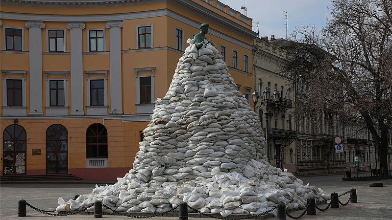 Cultura bajo fuego: Ucrania y Rusia, batalla por la memoria - Emisión en ruso | Escuchar