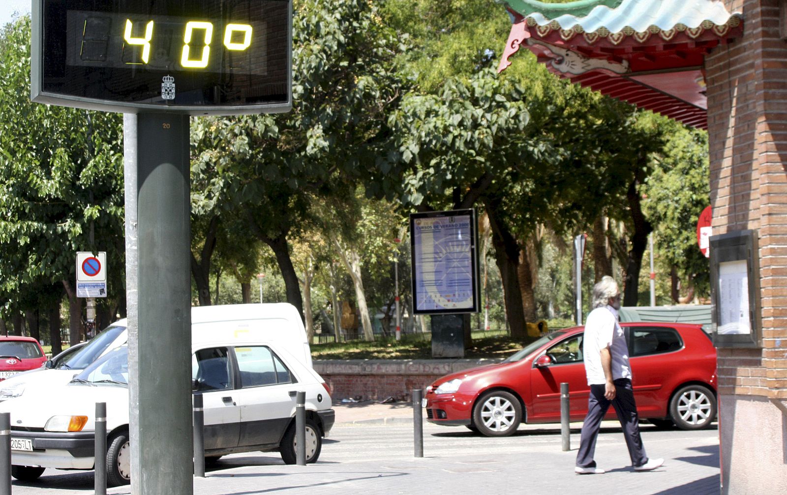 Catalunya viu la primera onada de calor amb més de 40 °C | Escoltar