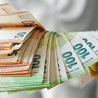 El sou anual dels catalans per ser feliços: quina xifra diries?