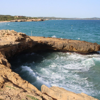 Commoció a Tarragona per la mort de tres nens a la platja: com s'ha de gestionar el dol d'una tràgedia