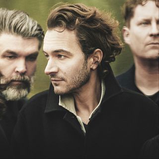 Lo nuevo de Editors: un sutil acercamiento al folk